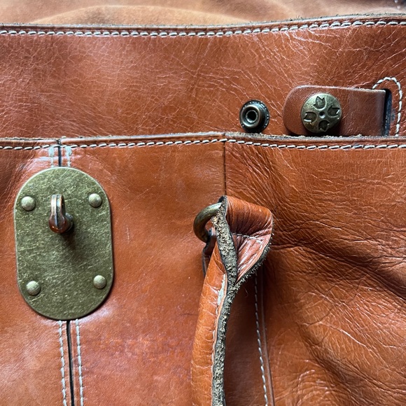 Beautiful Carmel Leather Satchel - Picture 11 of 17